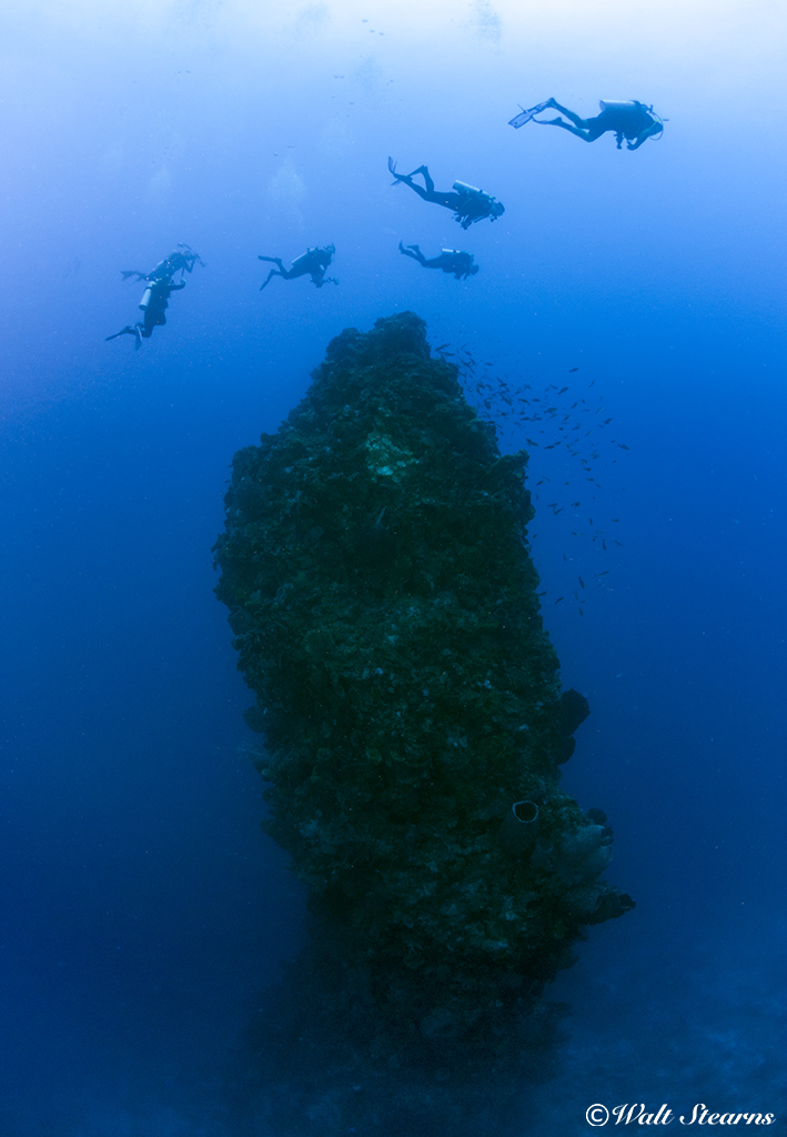 Saba's Eye of the Needle is more than 90 feet high and is cleaved by a cave that runs right through its base.