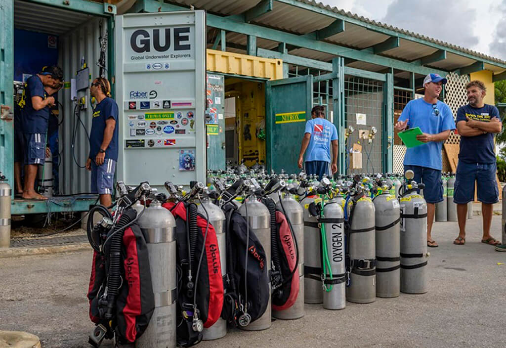 Buddy Dive Tek includes a gas blending station for custom nitrox, oxygen and tri-mix fills.