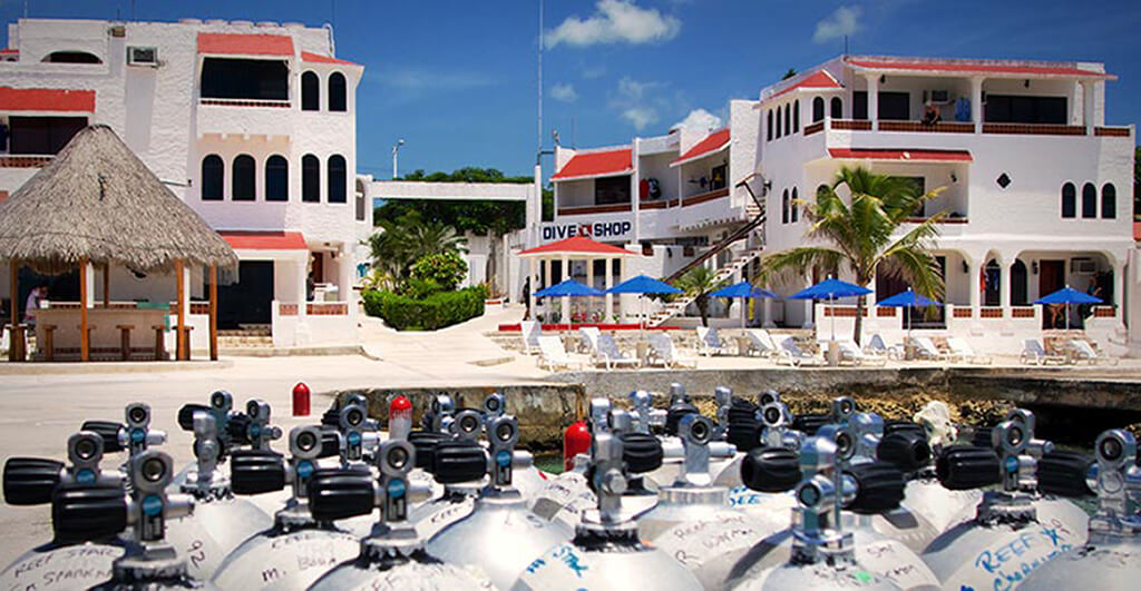 On-site Scuba Cozumel stocks plenty of tanks for shore diving, and gear lockers and gearing up areas are close to the entry points.