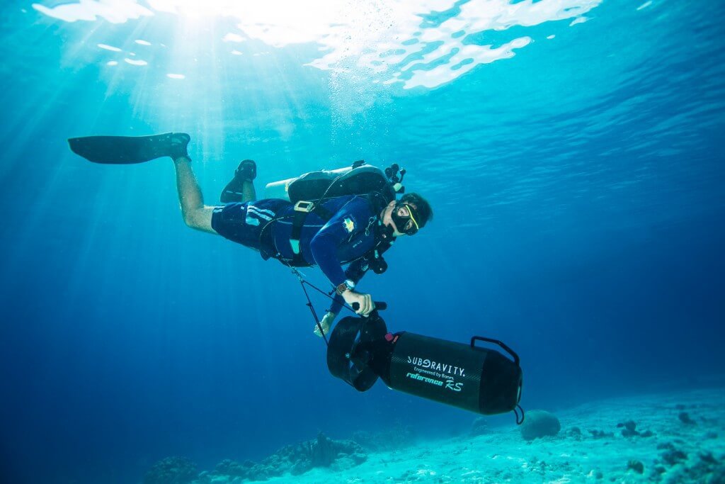 Buddy Dive Tek German Arango demonstrates a SubGravity DPV.