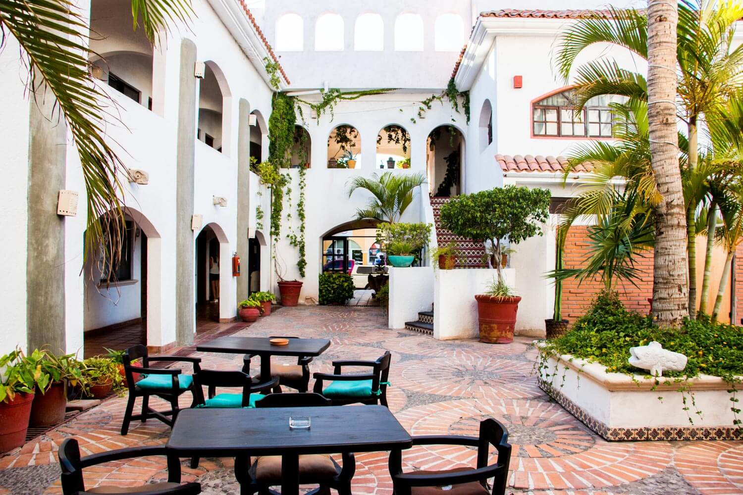 The courtyard of the Hotel Plaza Loreto.