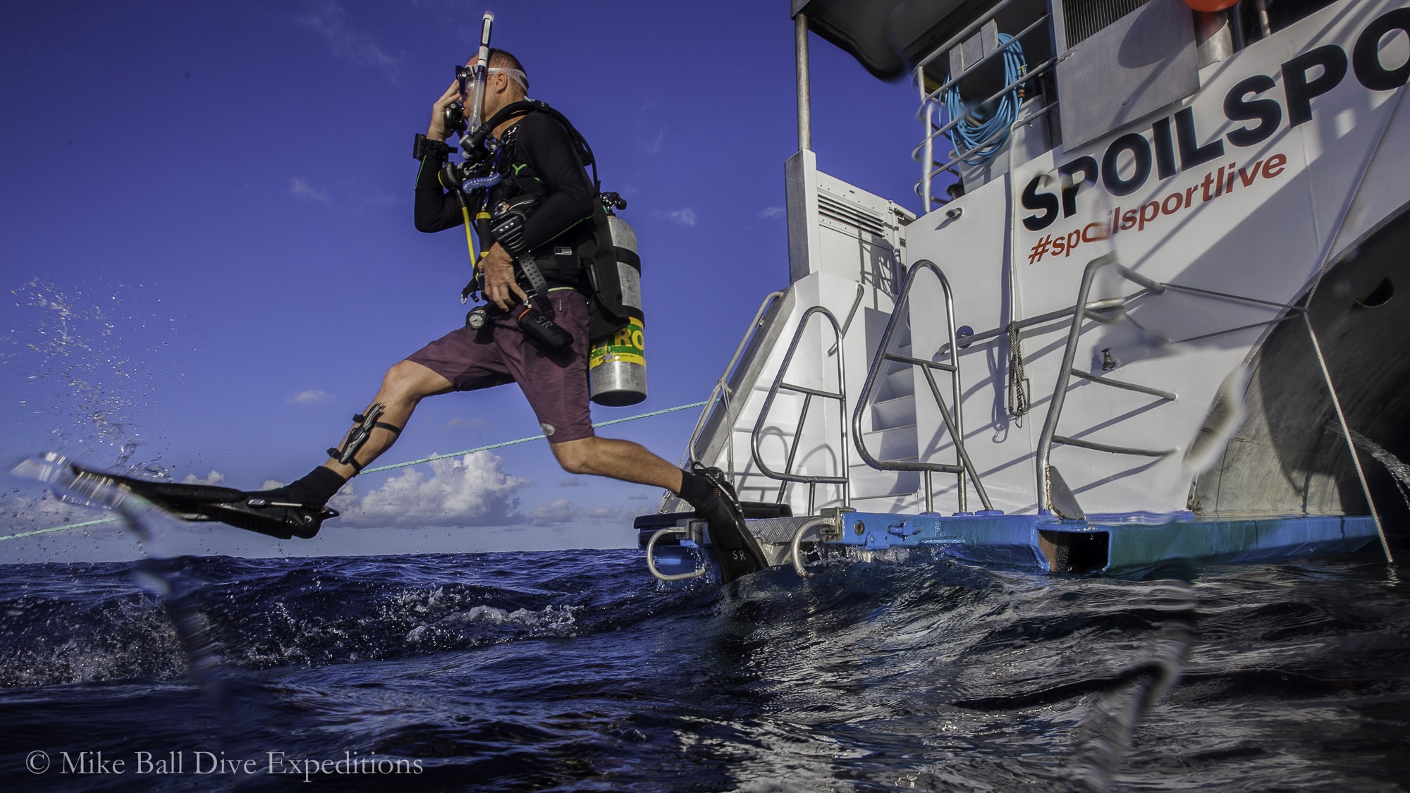 dive trip great barrier reef