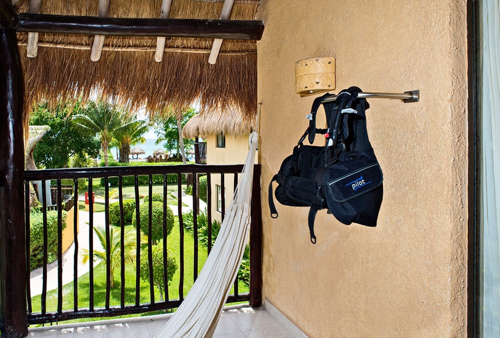 The Ultimate Dive Experience puts divers in Superior Premium rooms located close to the beach and dive center.