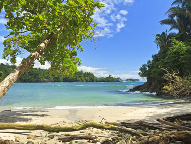 Costa Rica’s Pacific coastline offer intrepid travelers a wealth of natural wonders to go with your scuba diving vacation