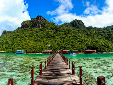 Along Malaysia’s shoreline offers the visitor the perfect transition where the wooded jungle meets the coral jungle as part of your scuba diving vacation